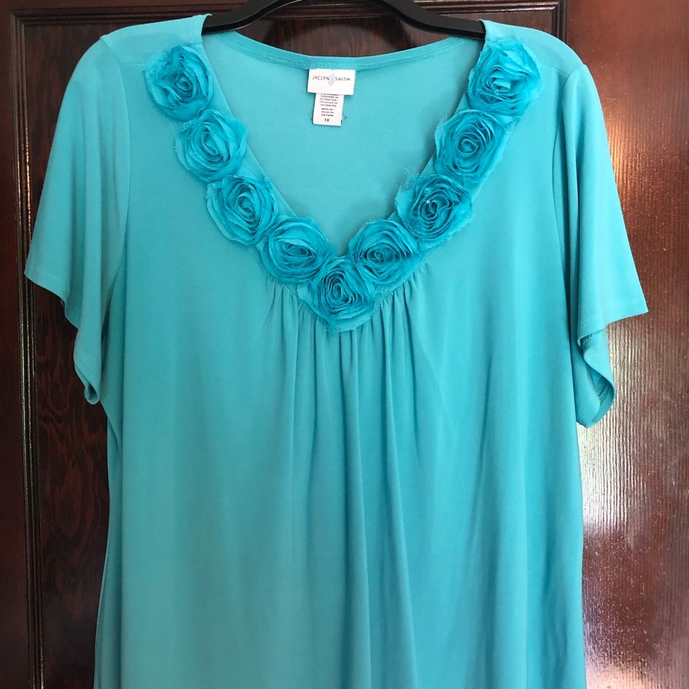 Women’s V neck